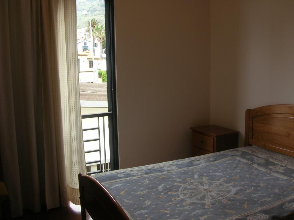Apartamentos Amarelo Canical  Bilik gambar